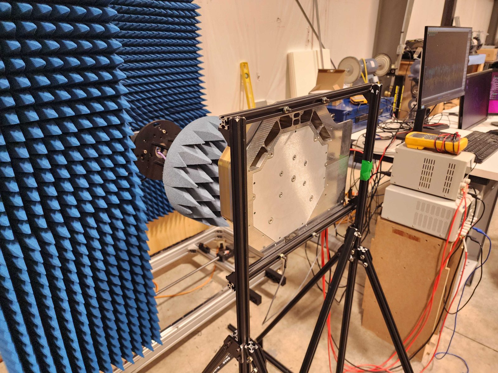 Planar near-field scanner